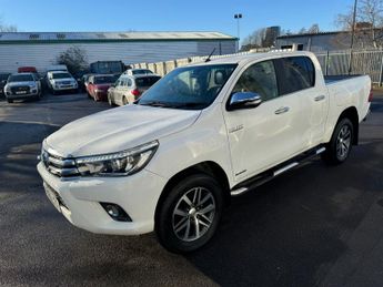 Toyota Hi Lux INVINCIBLE 4WD D-4D DCB