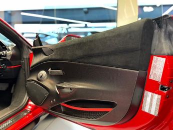 Ferrari 488 Pista 3.9T V8 F1 DCT