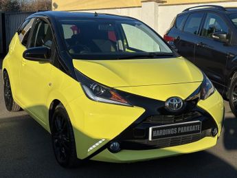 Toyota AYGO 1.0 VVT-i x-cite 3 Yellow Bi-Tone Hatchback 5dr Petrol Manual Eu