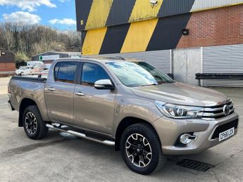 Toyota Hi Lux INVINCIBLE X 4WD D-4D DCB