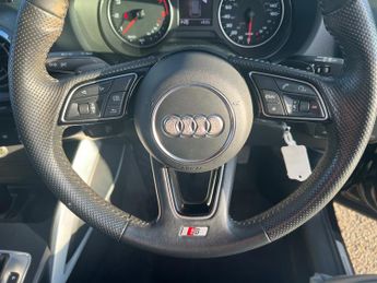 Audi Q2 TFSI S LINE