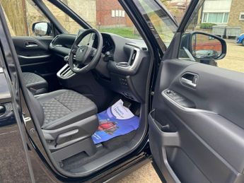 Toyota Voxy TOYOTA VOXY HYBRID BRAND NEW 1.8L AUTO 7 SEAT ULEZ 74-24 FRESH I