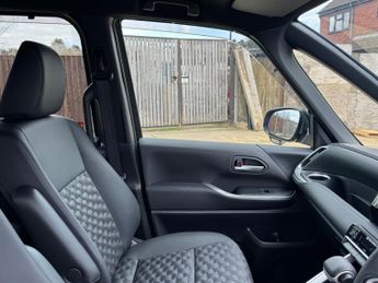Toyota Voxy TOYOTA VOXY HYBRID BRAND NEW 1.8L AUTO 7 SEAT ULEZ 74-24 FRESH I