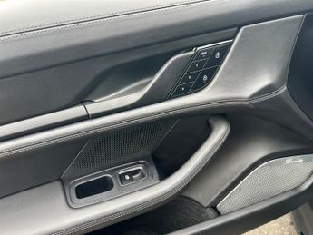 Porsche Taycan Performance Plus 93.4kWh Turbo