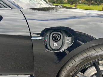 Porsche Taycan Performance Plus 93.4kWh Turbo