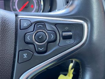 Vauxhall Insignia 2.0 CDTi Tech Line Sports Tourer 5dr Diesel Auto Euro 6 (170 ps)