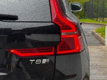 Volvo XC60 2.0h T8 Twin Engine 10.4kWh R-Design Auto AWD Euro 6 (s/s) 5dr