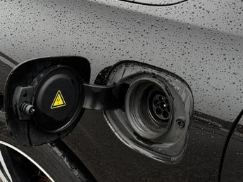 Volvo XC60 2.0h T8 Twin Engine 10.4kWh R-Design Auto AWD Euro 6 (s/s) 5dr