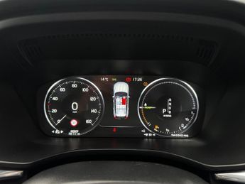 Volvo XC60 2.0h T8 Twin Engine 10.4kWh R-Design Auto AWD Euro 6 (s/s) 5dr