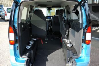 Ford Tourneo Connect TITANIUM ECOBOOST, Automatic, Disabled, Wheelchair Accessible Ve