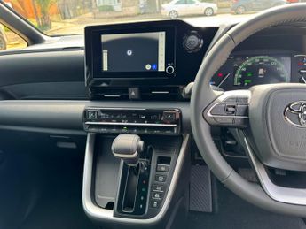 Toyota Voxy TOYOTA VOXY HYBRID BRAND NEW 1.8L AUTO 7 SEAT ULEZ 74-24 FRESH I