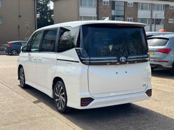 Toyota Voxy TOYOTA VOXY HYBRID BRAND NEW 1.8L AUTO 7 SEAT ULEZ 74-24 FRESH I