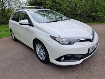Toyota Auris D-4D BUSINESS EDITION TOURING SPORTS TSS