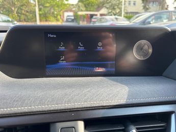 Lexus UX 300e 300e 54.3kWh SUV 5dr Electric Auto (204 ps)