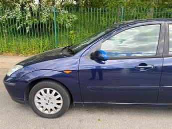 Ford Focus 2.0i 16v Ghia 5dr