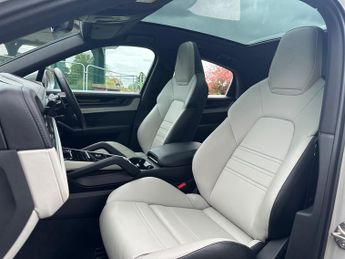 Porsche Cayenne V6 E-HYBRID