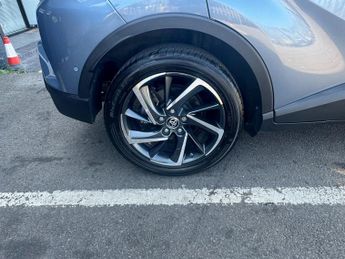 Toyota C-HR 1.8 VVT-h Dynamic SUV 5dr Petrol Hybrid CVT Euro 6 (s/s) (122 ps