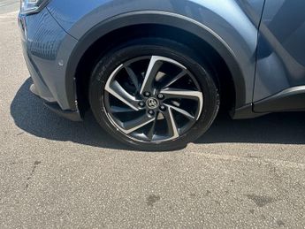 Toyota C-HR 1.8 VVT-h Dynamic SUV 5dr Petrol Hybrid CVT Euro 6 (s/s) (122 ps