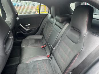 Mercedes A180d 1.5 AMG Line (Premium Plus) Hatchback 5dr Diesel 7G-DCT Euro 6 (