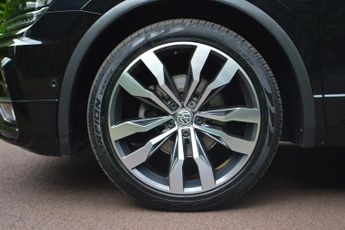 Volkswagen Tiguan 2.0 TDI R-Line Tech SUV 5dr Diesel DSG Euro 6 (s/s) (150 ps)