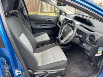 Toyota Aqua TOYOTA AQUA 1.5L PETROL HYBRID AUTOMATIC, 13-13, ULEZ, FRESH IMP