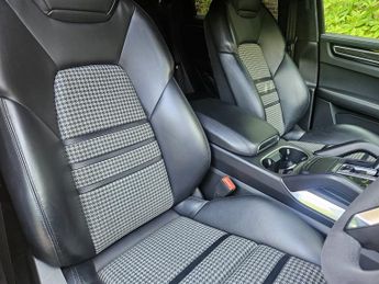 Porsche Cayenne TURBO S