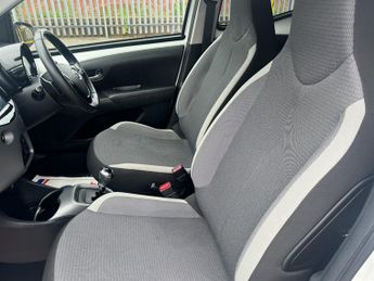 Toyota Aygo 1.0 VVT-i x-trend Hatchback 5dr Petrol x-shift Euro 6 (Safety Se