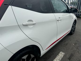 Toyota Aygo 1.0 VVT-i x-trend Hatchback 5dr Petrol x-shift Euro 6 (Safety Se
