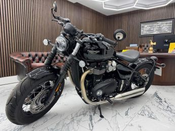  1200 Custom Cruiser Petrol Manual Euro 5 (79 ps)