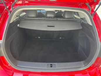 MG MG5 EXCLUSIVE