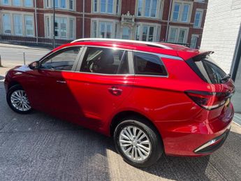 MG MG5 EXCLUSIVE