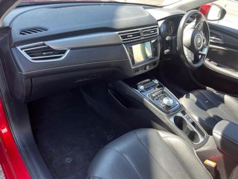 MG MG5 EXCLUSIVE