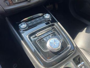 MG MG5 EXCLUSIVE