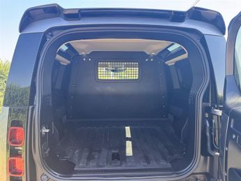 Land Rover Defender 90 D250 HARD TOP SE MODIFIED BY URBAN AUTOMOTIVE VAT Q
