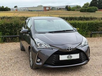 Toyota Yaris 1.5 VVT-i Icon Tech Hatchback 5dr Petrol Manual Euro 6 (111 ps)