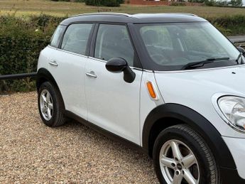 MINI Countryman 1.6 Cooper SUV 5dr Petrol Auto Euro 6 (122 ps)