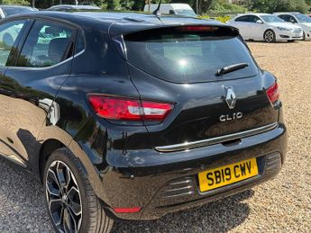 Renault Clio 0.9 TCe Iconic Hatchback 5dr Petrol Manual Euro 6 (s/s) (75 ps)