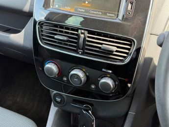 Renault Clio 0.9 TCe Iconic Hatchback 5dr Petrol Manual Euro 6 (s/s) (75 ps)