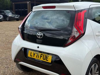 Toyota Aygo 1.0 VVT-i x-play Euro 6 (s/s) 5dr