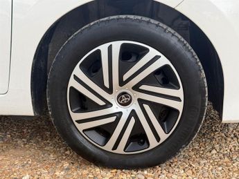 Toyota Aygo 1.0 VVT-i x-play Euro 6 (s/s) 5dr