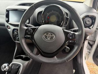 Toyota Aygo 1.0 VVT-i x-play Euro 6 (s/s) 5dr