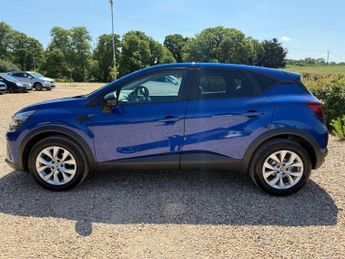 Renault Captur 1.3 TCe Iconic SUV 5dr Petrol Manual Euro 6 (s/s) (140 ps)