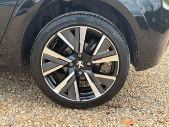 Peugeot 208 1.2 PureTech GT Hatchback 5dr Petrol Manual Euro 6 (s/s) (100 ps