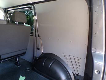 Volkswagen Transporter 2.0 BiTDI 204 T32 Highline Diesel DSG 4Motion SWB-18500-FVWSH-NO