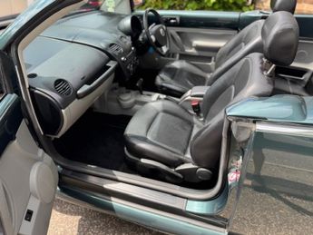 Volkswagen Beetle 2.0 S Cabriolet 2dr Petrol Auto Euro 4 (115 ps)