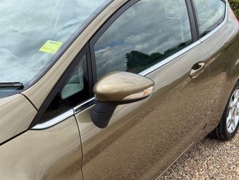 Ford Fiesta 1.4 Zetec Hatchback 3dr Petrol Automatic (154 g/km, 94 bhp)