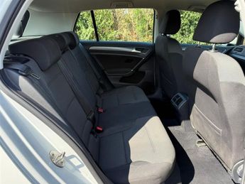 Volkswagen Golf SE NAVIGATION TSI BLUEMOTION TECHNOLOGY DSG