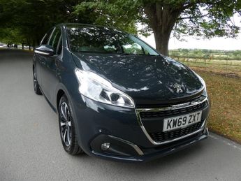 Peugeot 208 1.2 PureTech Tech Edition Hatchback 5dr Petrol Manual Euro 6 (s/