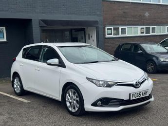 Toyota Auris 1.6 D-4D Icon Hatchback 5dr Diesel Manual Euro 6 (s/s) (Safety S