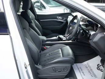 Audi E-Tron QUATTRO BLACK EDITION